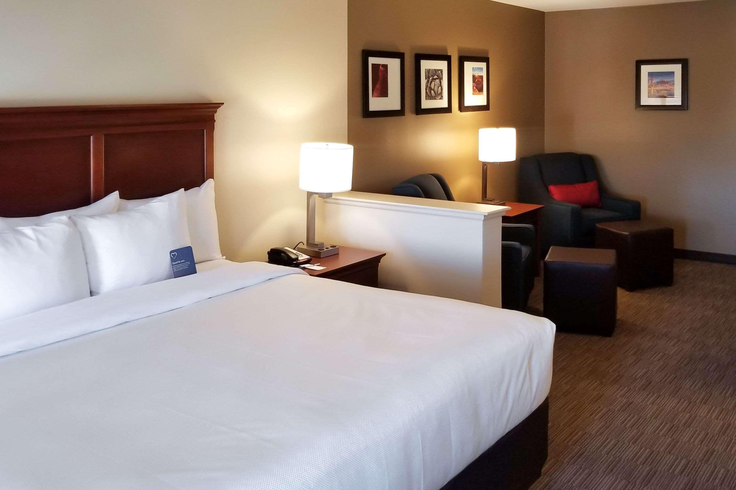 Comfort Inn & Suites Tempe Phoenix Sky Harbor Airport Ngoại thất bức ảnh
