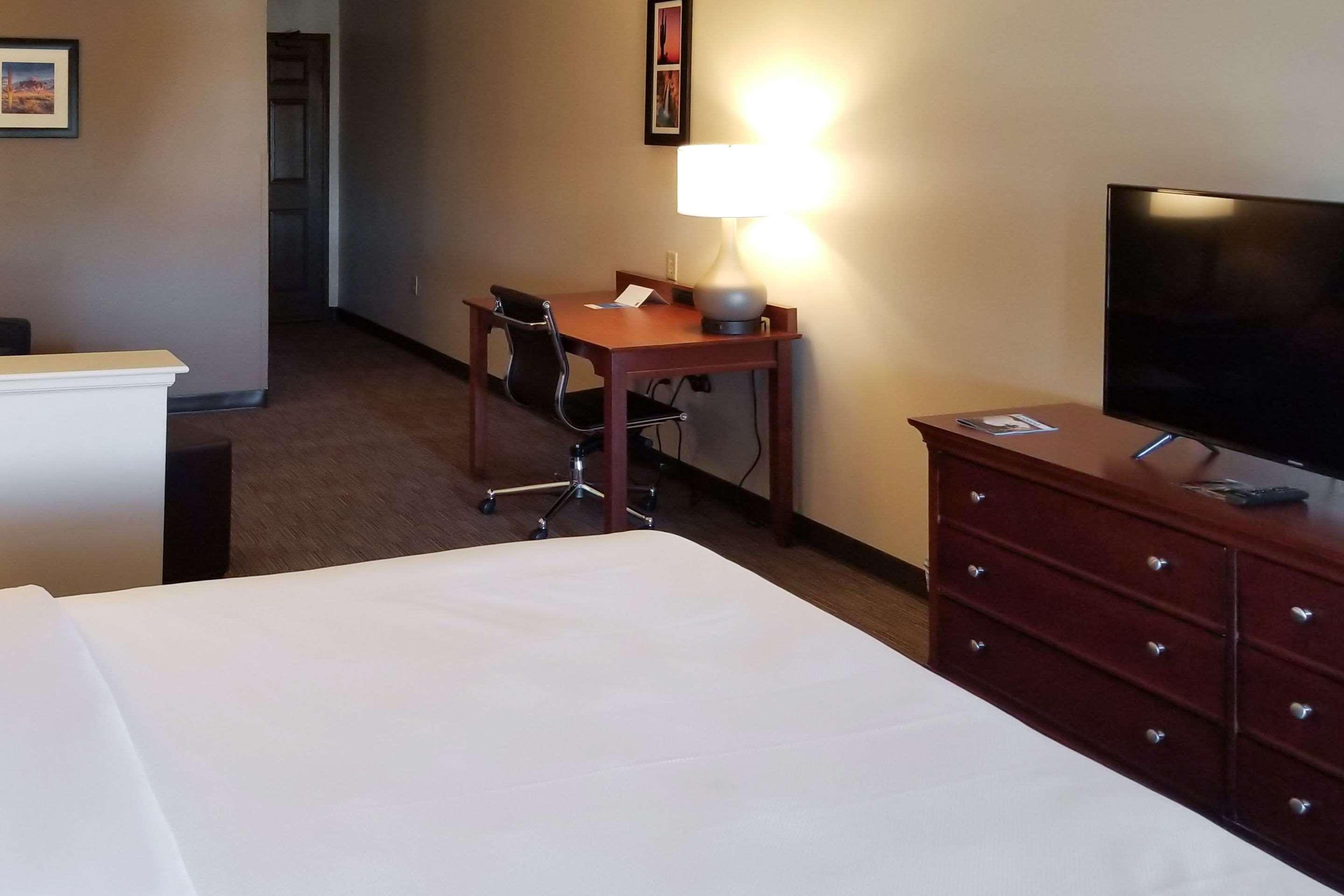 Comfort Inn & Suites Tempe Phoenix Sky Harbor Airport Ngoại thất bức ảnh