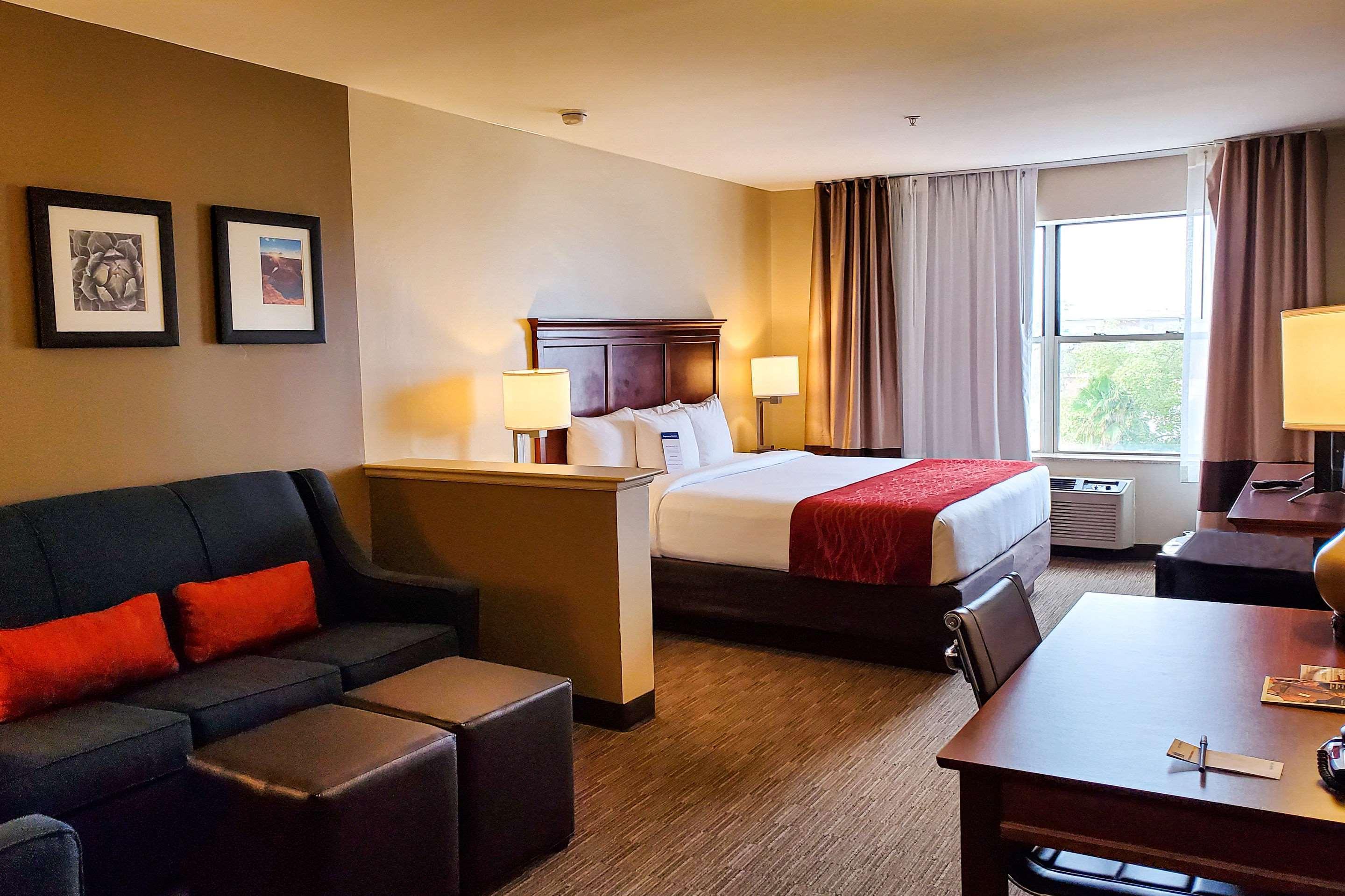 Comfort Inn & Suites Tempe Phoenix Sky Harbor Airport Ngoại thất bức ảnh