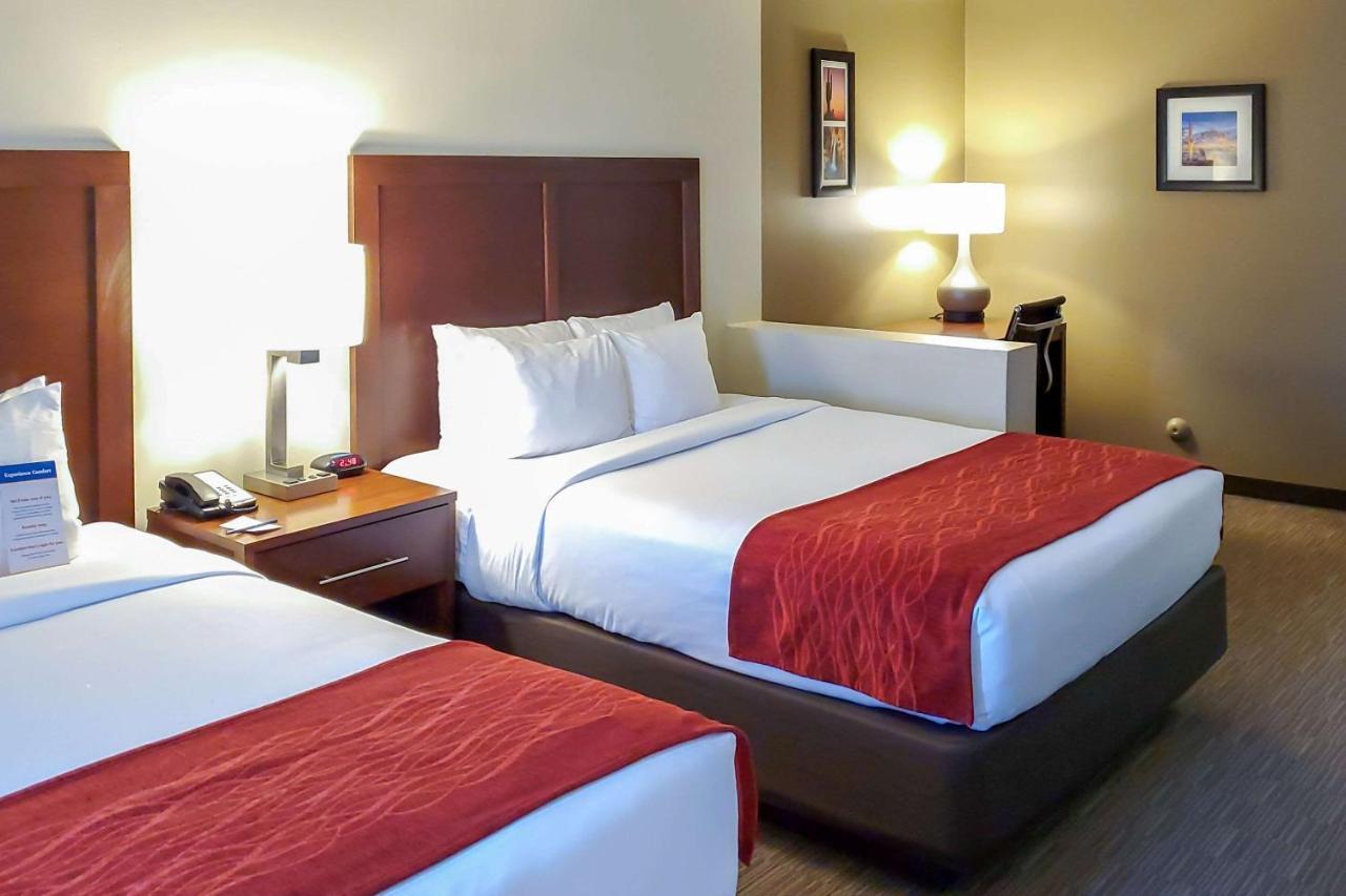 Comfort Inn & Suites Tempe Phoenix Sky Harbor Airport Ngoại thất bức ảnh