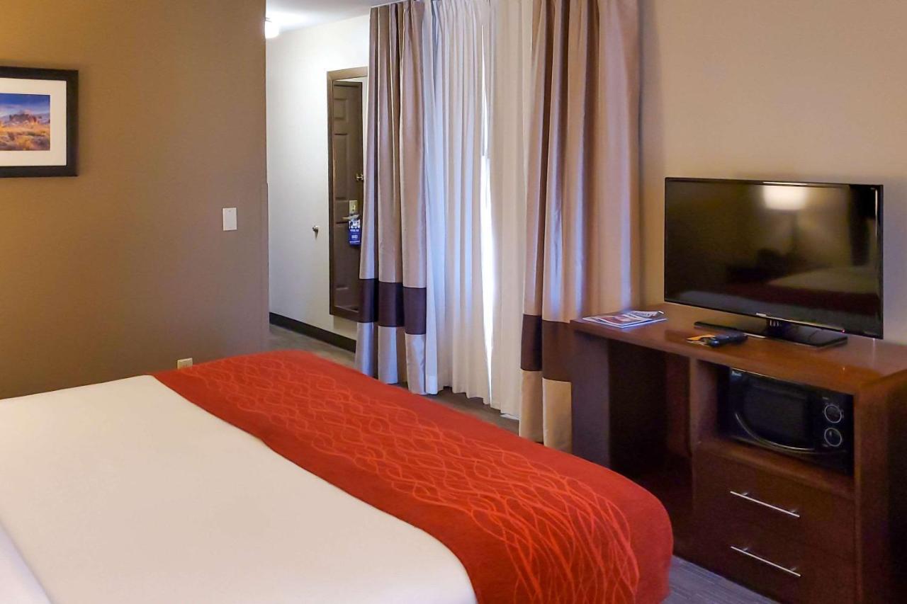 Comfort Inn & Suites Tempe Phoenix Sky Harbor Airport Ngoại thất bức ảnh