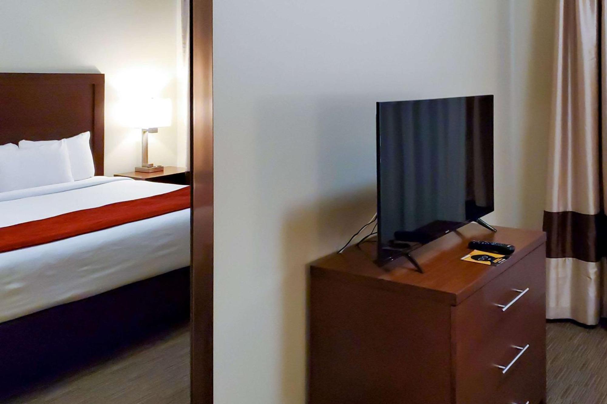 Comfort Inn & Suites Tempe Phoenix Sky Harbor Airport Ngoại thất bức ảnh