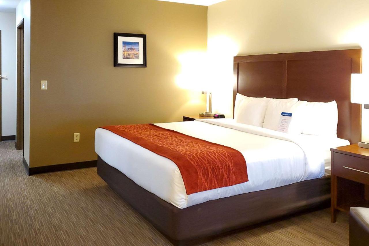 Comfort Inn & Suites Tempe Phoenix Sky Harbor Airport Ngoại thất bức ảnh