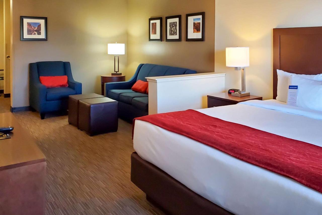 Comfort Inn & Suites Tempe Phoenix Sky Harbor Airport Ngoại thất bức ảnh