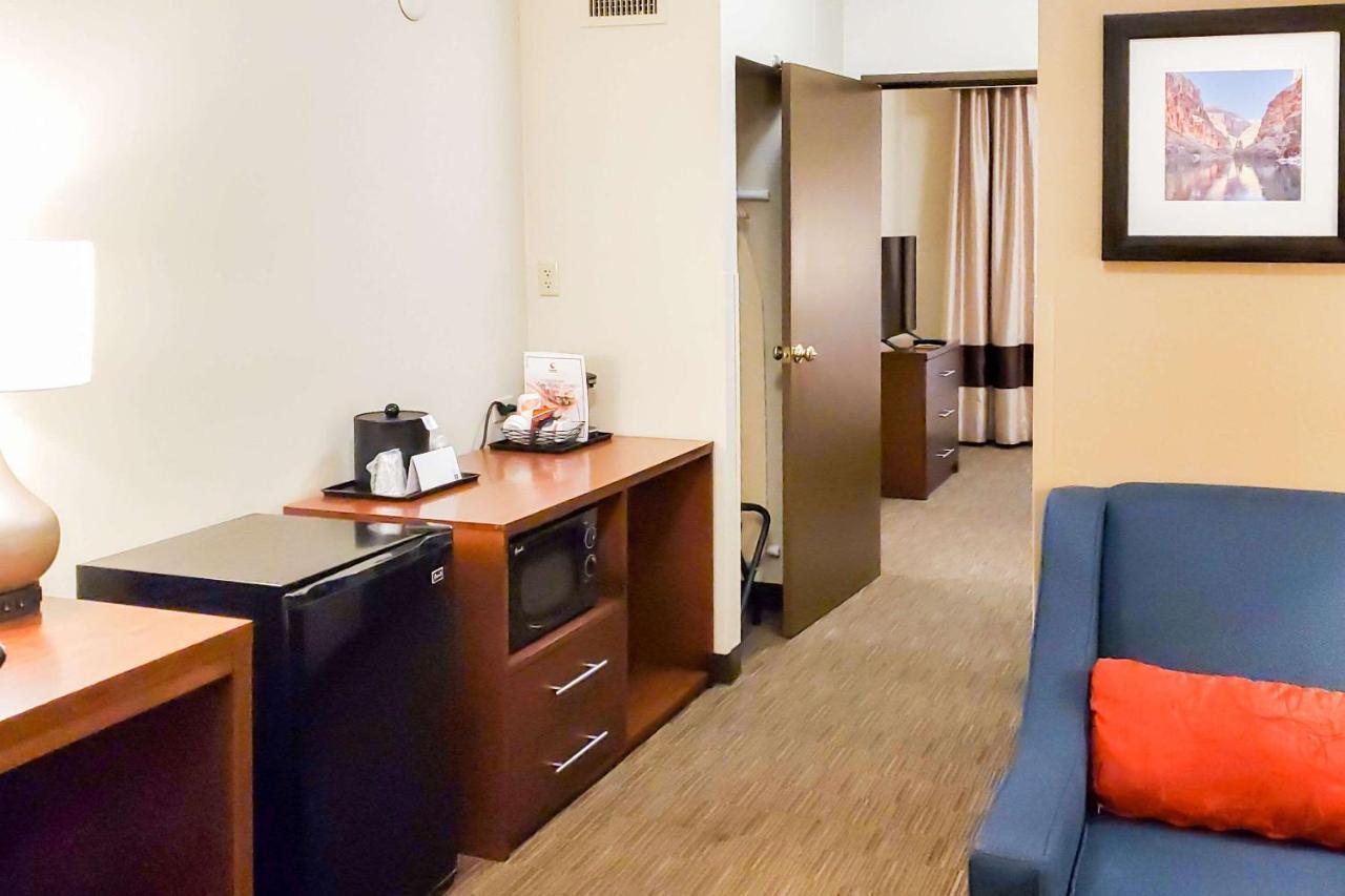 Comfort Inn & Suites Tempe Phoenix Sky Harbor Airport Ngoại thất bức ảnh