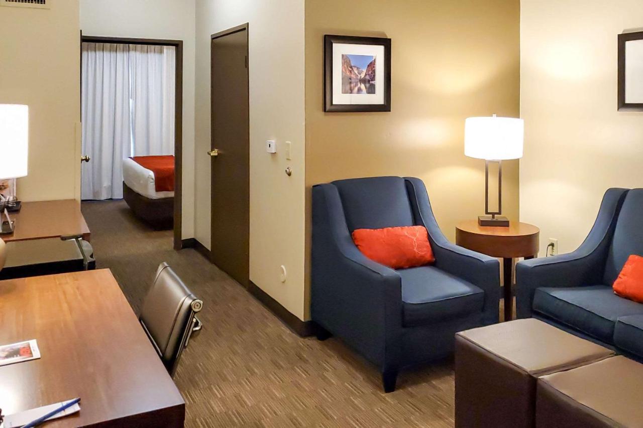 Comfort Inn & Suites Tempe Phoenix Sky Harbor Airport Ngoại thất bức ảnh