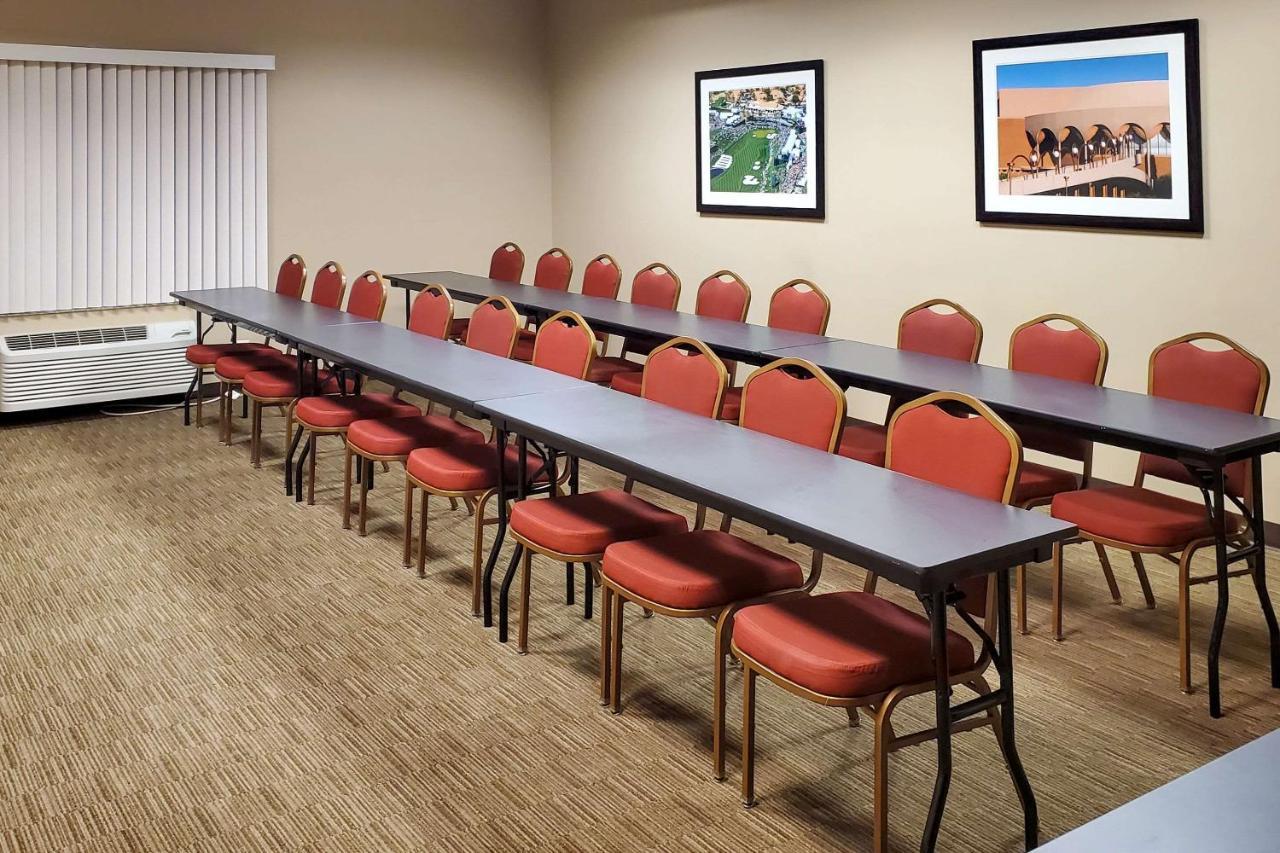 Comfort Inn & Suites Tempe Phoenix Sky Harbor Airport Ngoại thất bức ảnh
